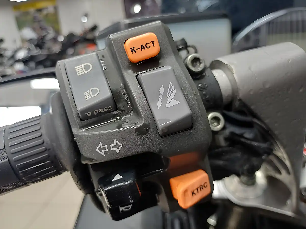 Used 2014 Kawasaki GTR1400 Tourer Black/Bronze - Interior and Exterior details 15
