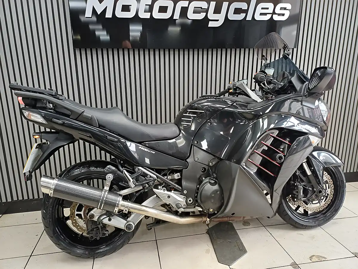 Used 2014 Kawasaki GTR1400 Tourer Black/Bronze - Interior and Exterior details 5