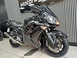 Used 2014 Kawasaki GTR1400 Tourer Black/Bronze - Interior and Exterior details 6