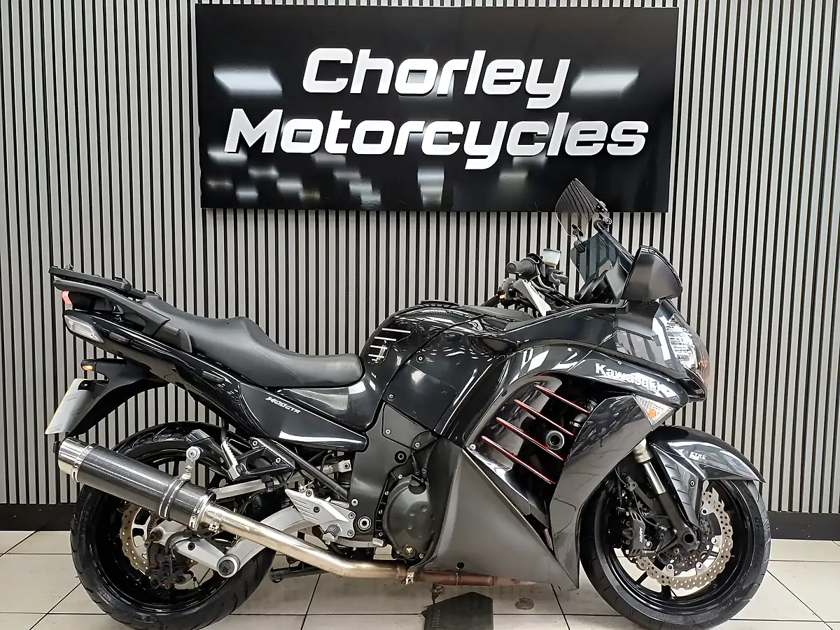 Used 2014 Kawasaki GTR1400 Tourer Black/Bronze - Interior and Exterior details 7