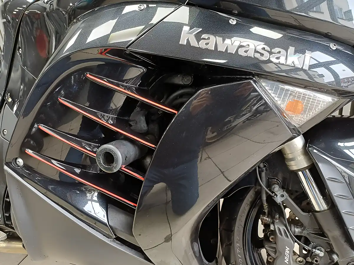 Used 2014 Kawasaki GTR1400 Tourer Black/Bronze - Interior and Exterior details 8