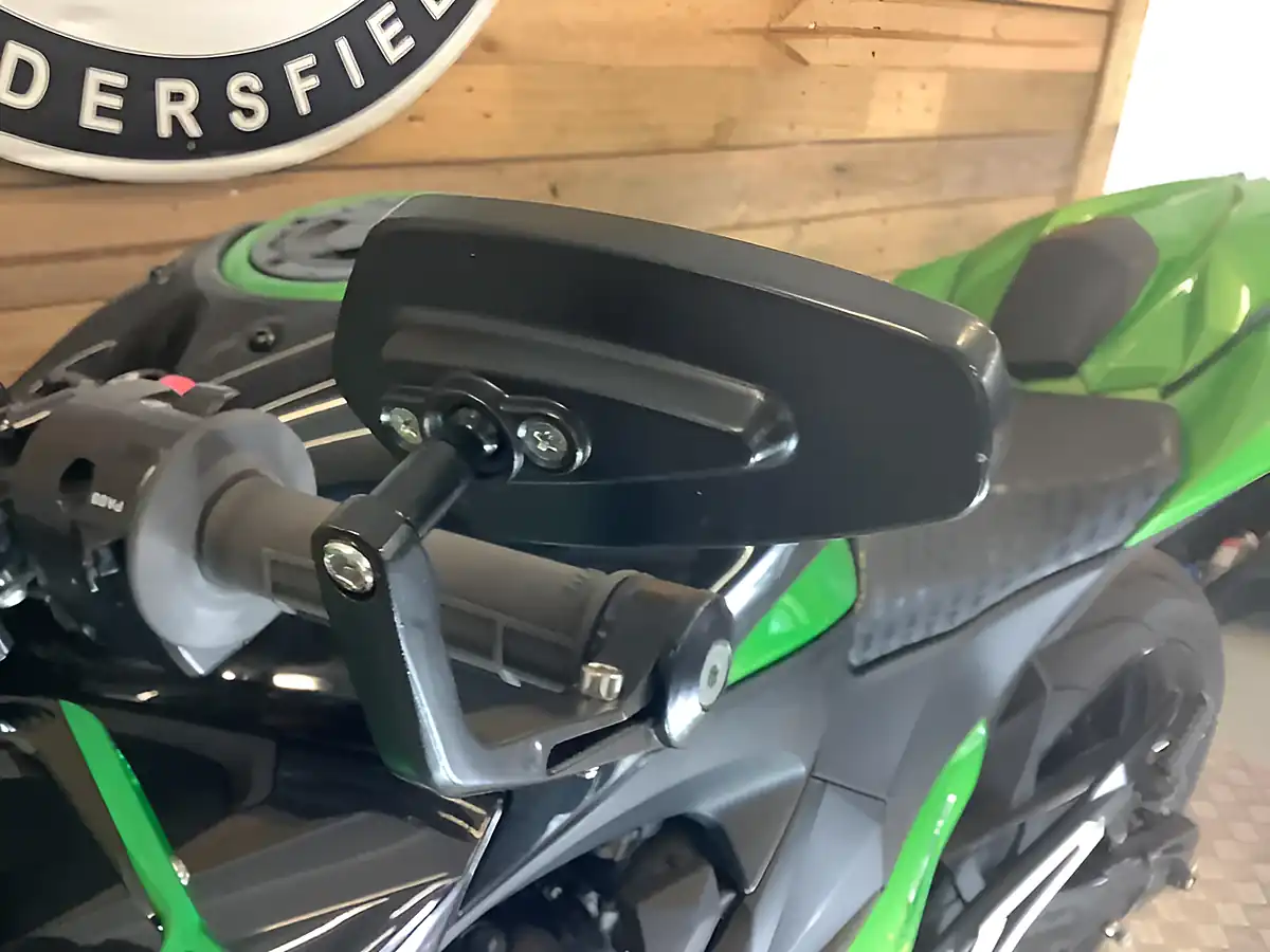 Used 2014 Kawasaki Z Green - Interior and Exterior details 15