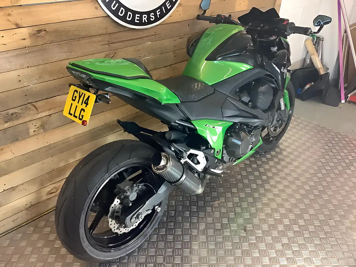 Used 2014 Kawasaki Z Green - Interior and Exterior details 4