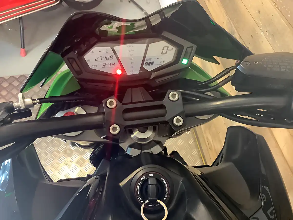 Used 2014 Kawasaki Z Green - Interior and Exterior details 7