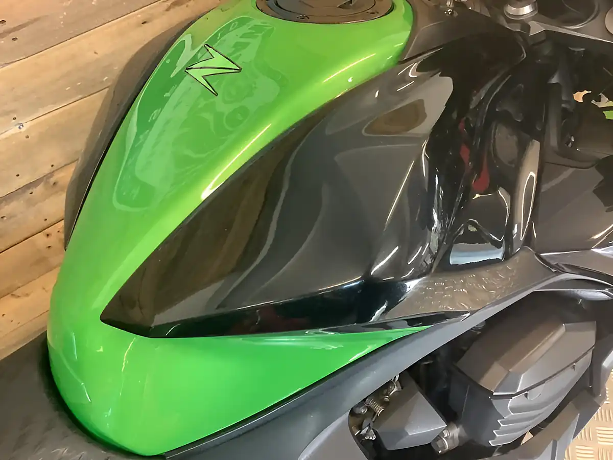 Used 2014 Kawasaki Z Green - Interior and Exterior details 9