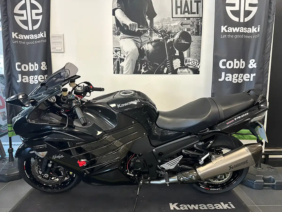 Used 2014 Kawasaki ZZR1400 Sports Tourer Black - Interior and Exterior details 11