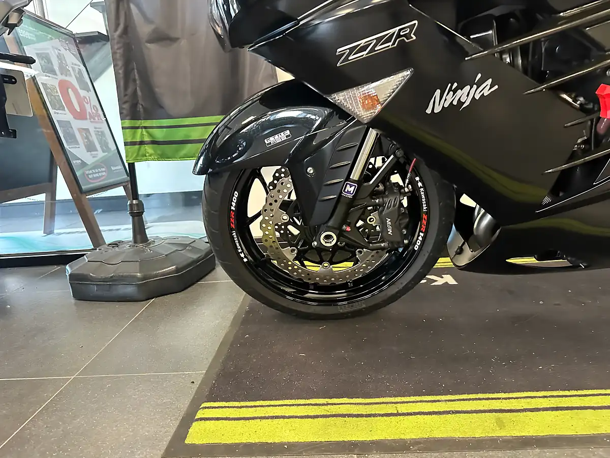Used 2014 Kawasaki ZZR1400 Sports Tourer Black - Interior and Exterior details 14