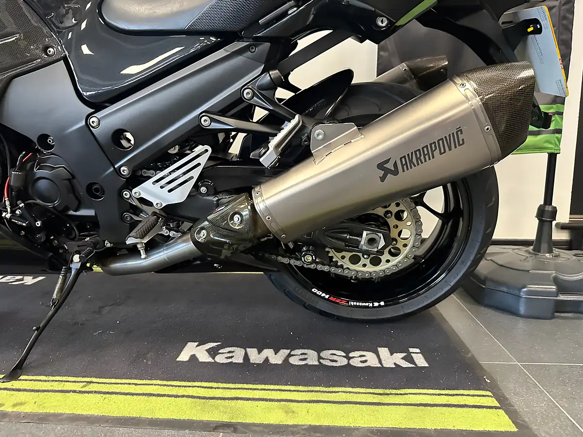 Used 2014 Kawasaki ZZR1400 Sports Tourer Black - Interior and Exterior details 17