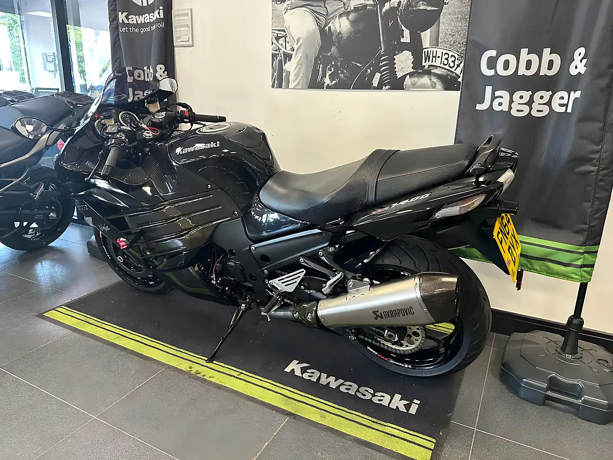 Used 2014 Kawasaki ZZR1400 Sports Tourer Black - Interior and Exterior details 18