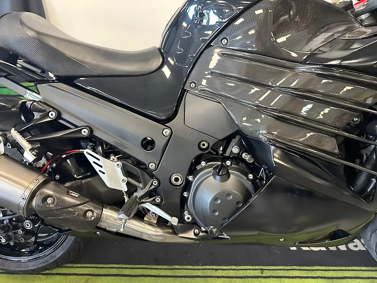 Used 2014 Kawasaki ZZR1400 Sports Tourer Black - Interior and Exterior details 5