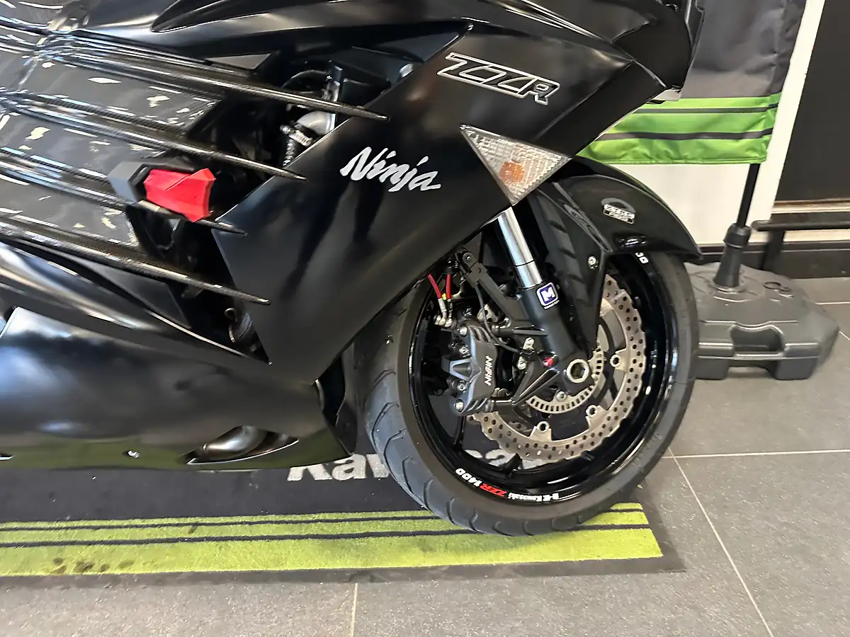 Used 2014 Kawasaki ZZR1400 Sports Tourer Black - Interior and Exterior details 7