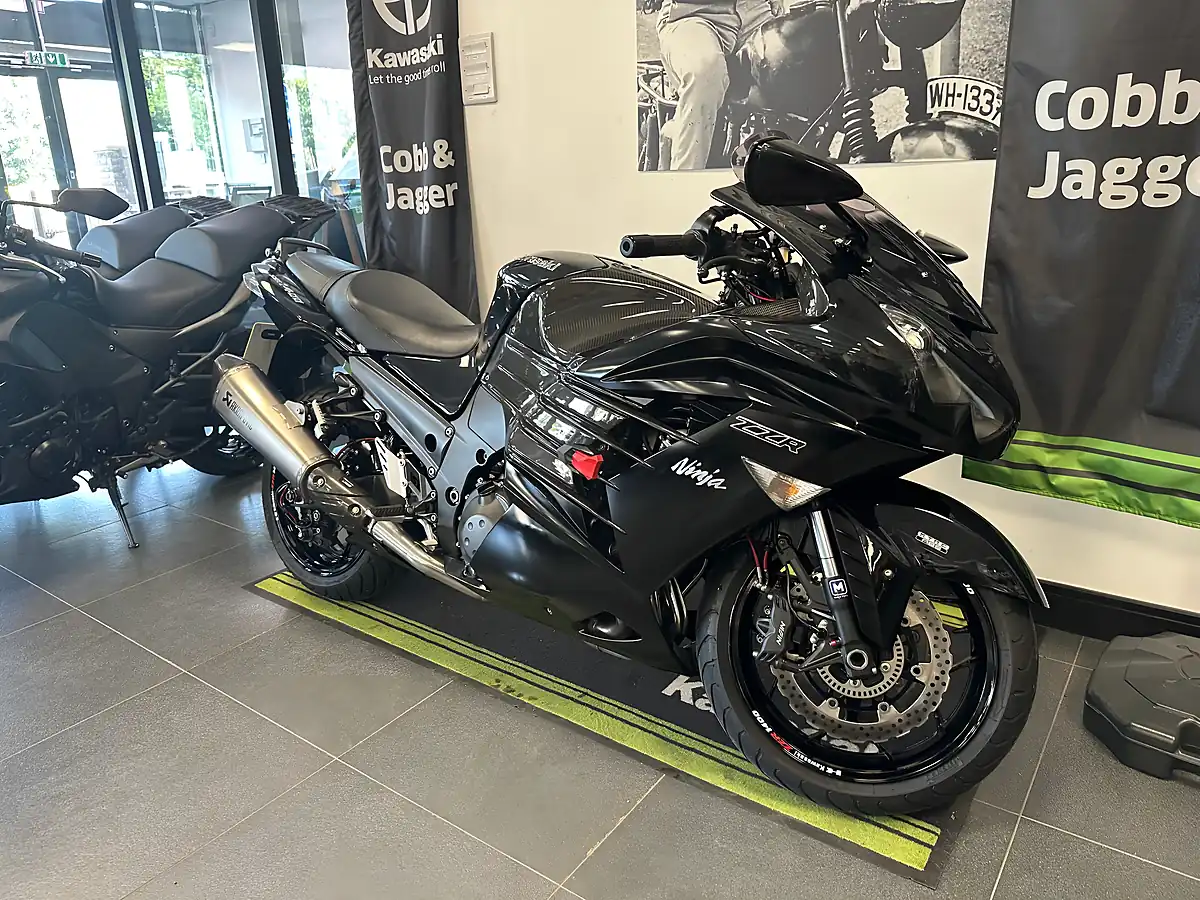 Used 2014 Kawasaki ZZR1400 Sports Tourer Black - Interior and Exterior details 8