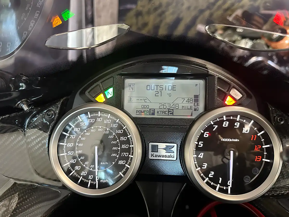 Used 2014 Kawasaki ZZR1400 Sports Tourer Black - Interior and Exterior details 9