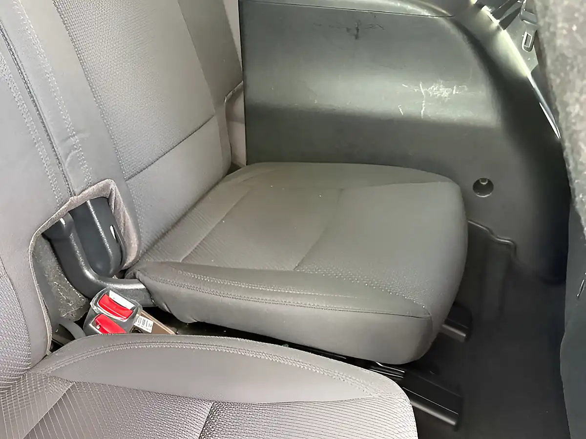 Used 2014 Kia Carens 2 Ecodynamics Powder Blue - Interior and Exterior details 13