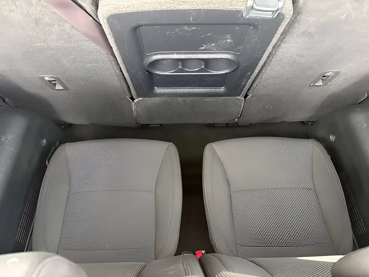 Used 2014 Kia Carens 2 Ecodynamics Powder Blue - Interior and Exterior details 14