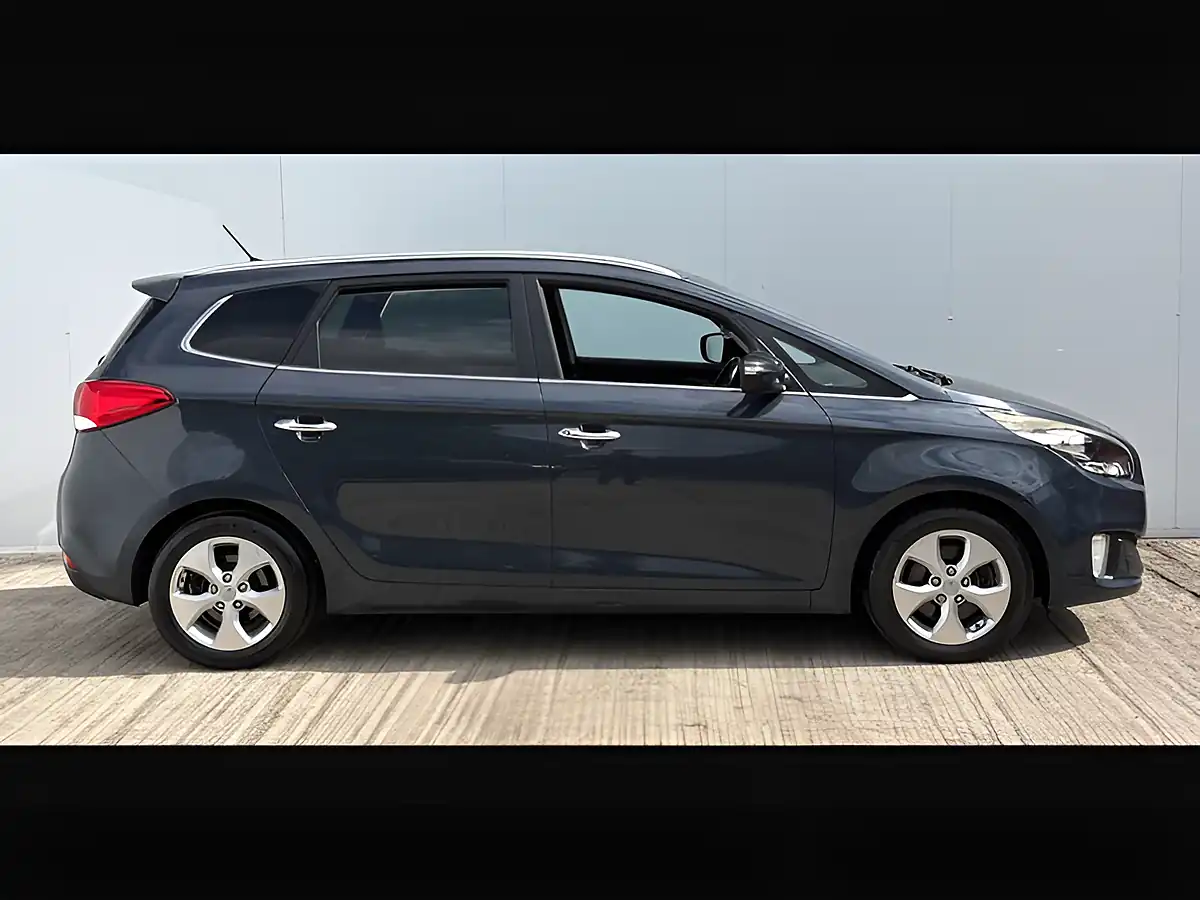 Used 2014 Kia Carens 2 Ecodynamics Powder Blue - Interior and Exterior details 4