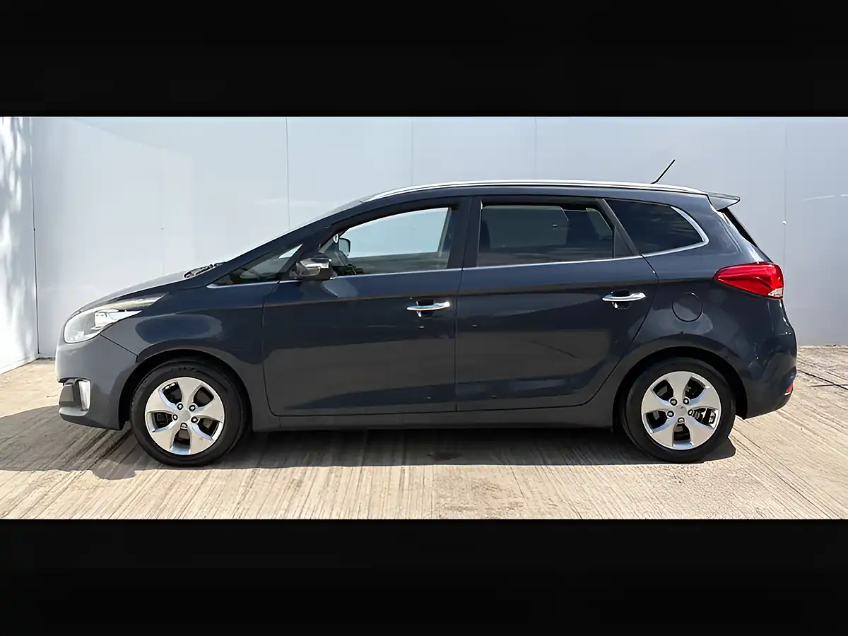 Used 2014 Kia Carens 2 Ecodynamics Powder Blue - Interior and Exterior details 9
