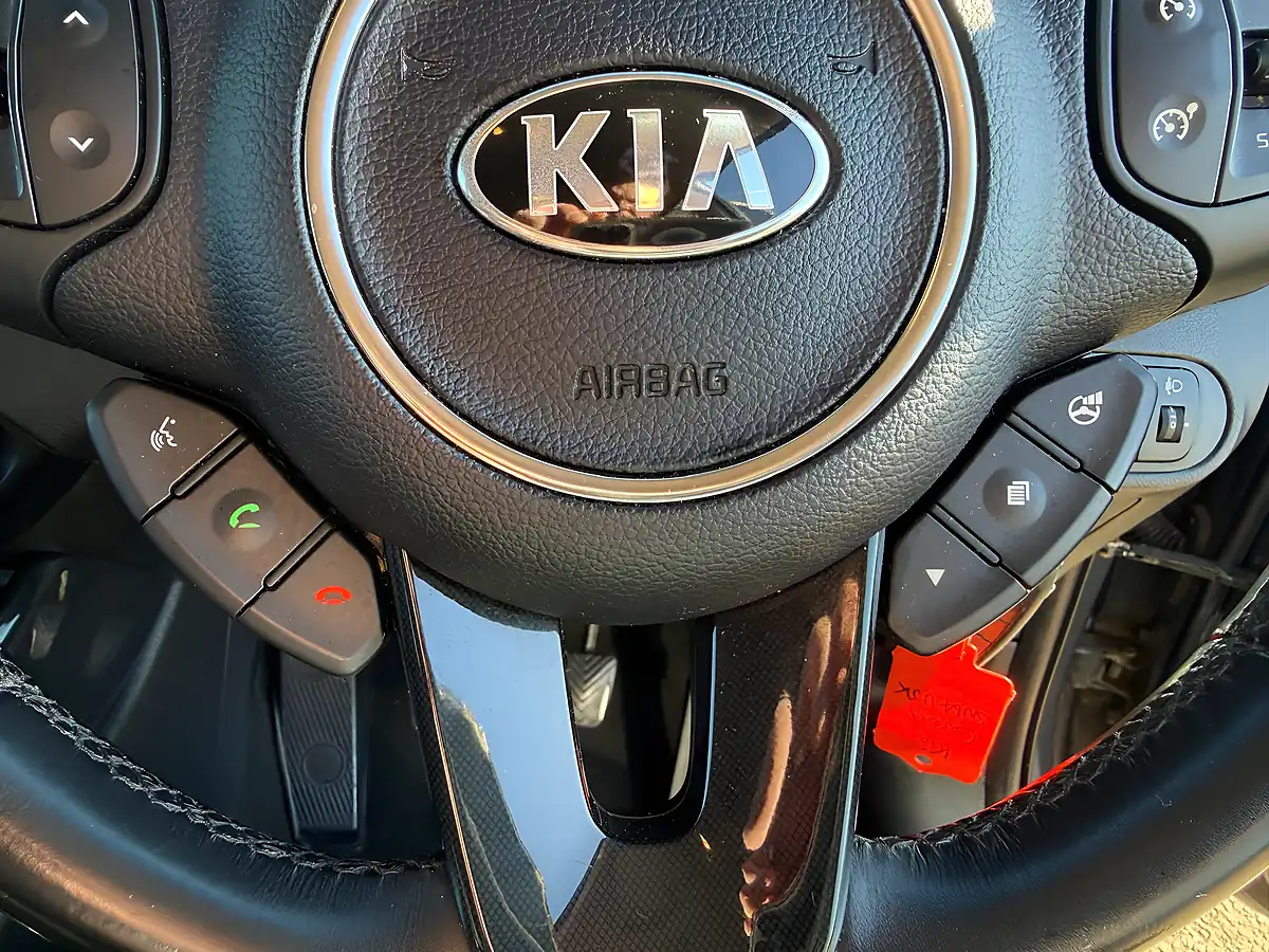 Used 2014 Kia Carens 2 Grey - Interior and Exterior details 11