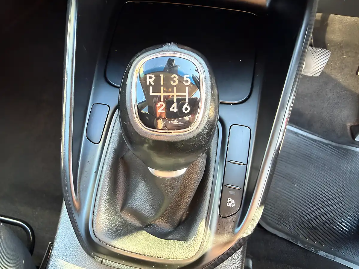 Used 2014 Kia Carens 2 Grey - Interior and Exterior details 13
