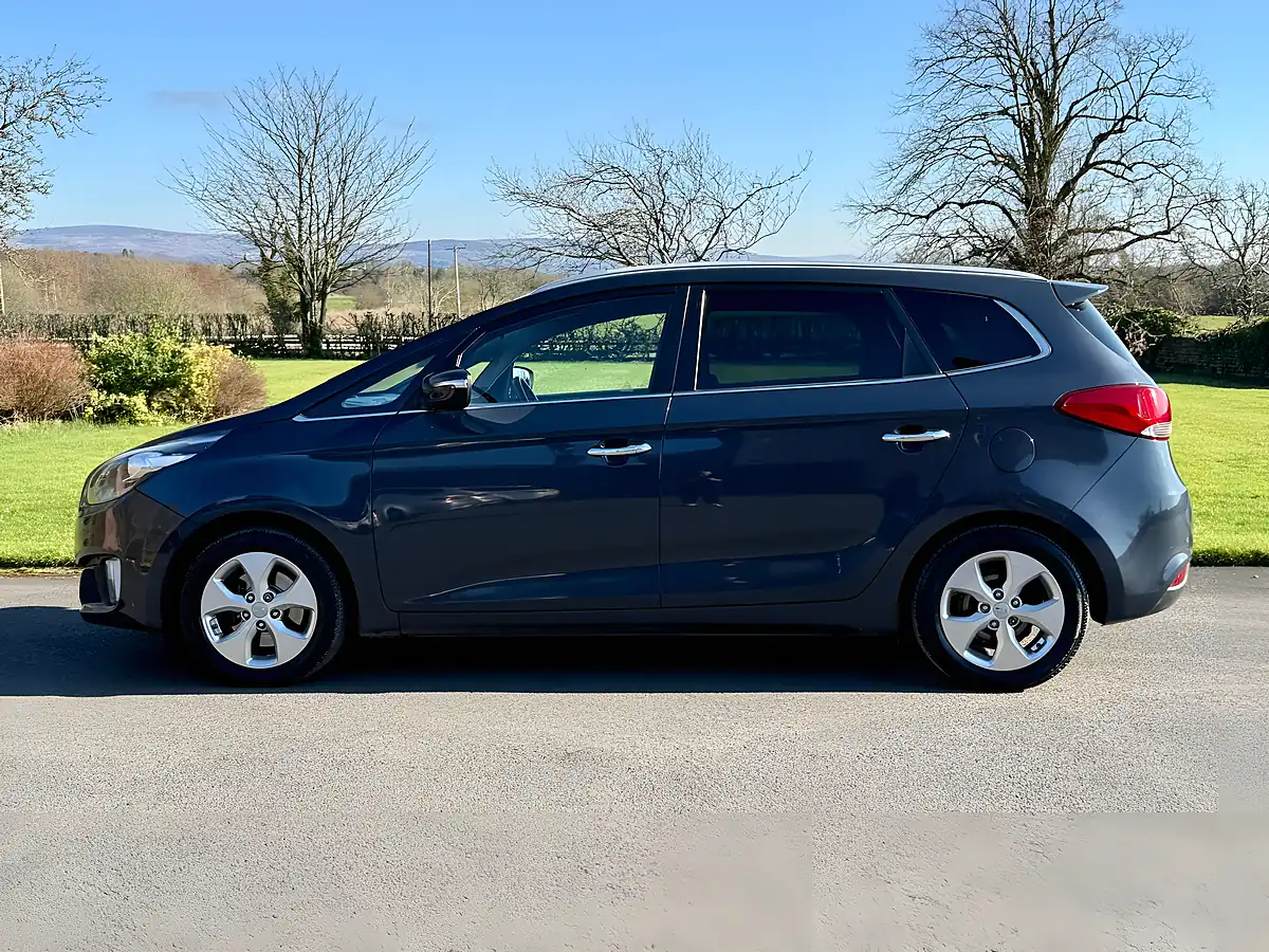 Used 2014 Kia Carens 2 Grey - Interior and Exterior details 4