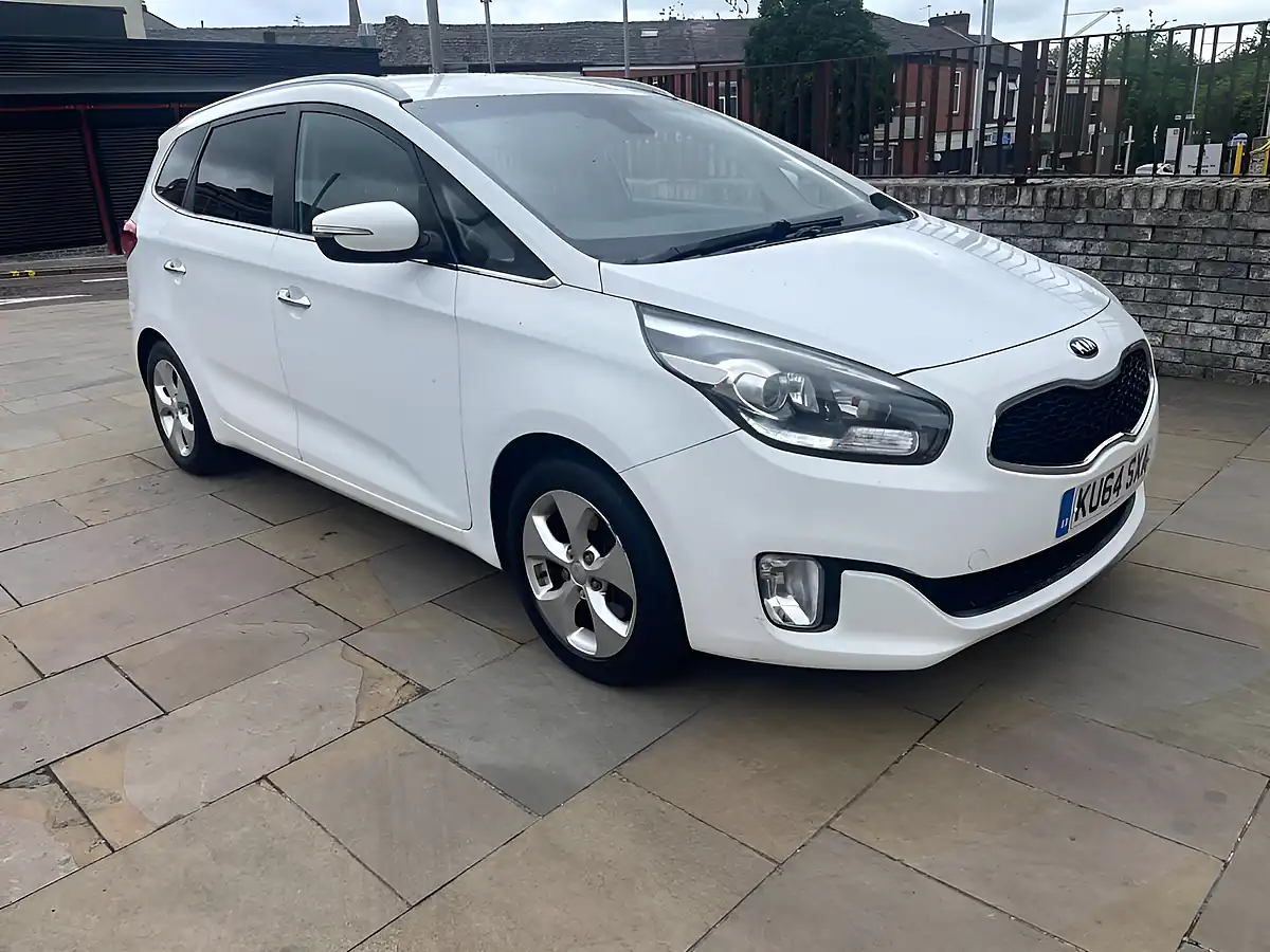 Used 2014 Kia Carens 2 White - Front View