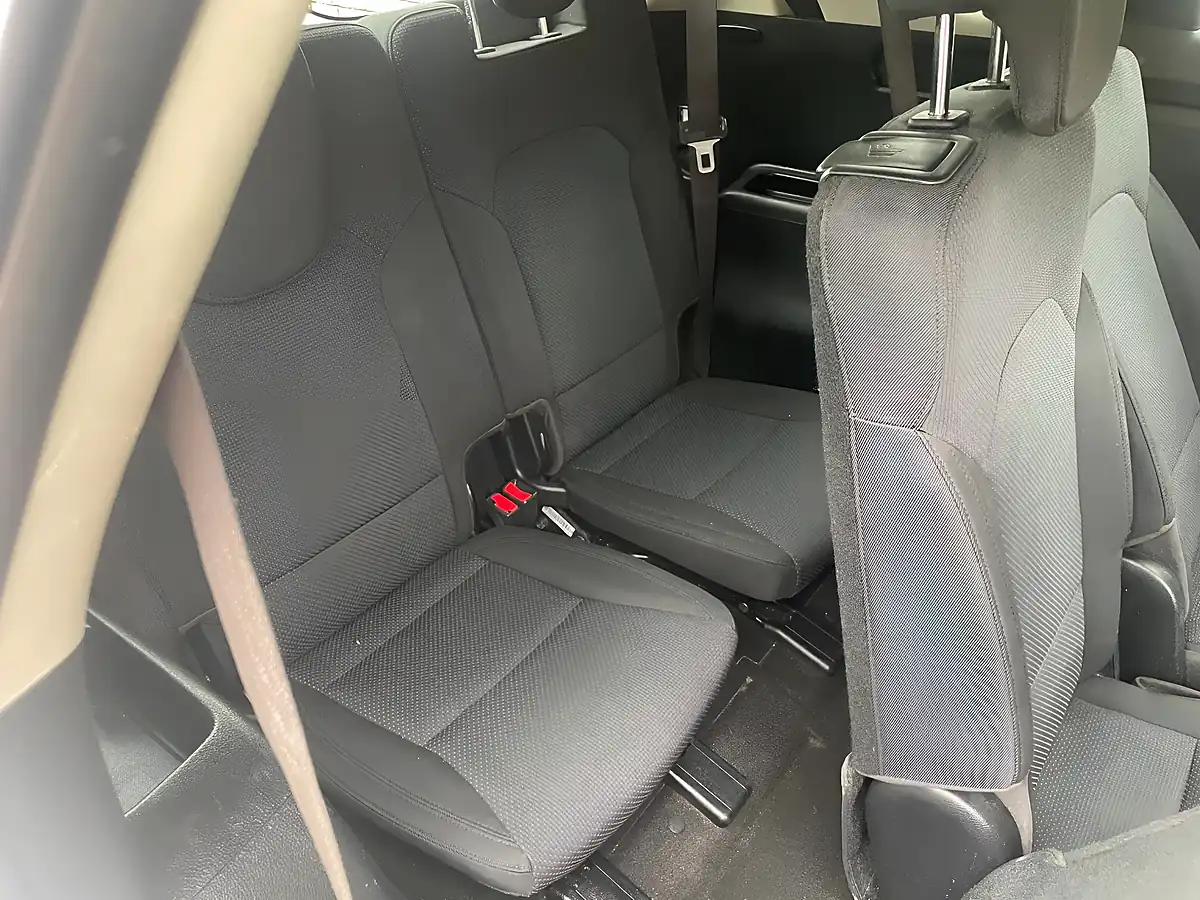 Used 2014 Kia Carens 2 White - Interior and Exterior details 10