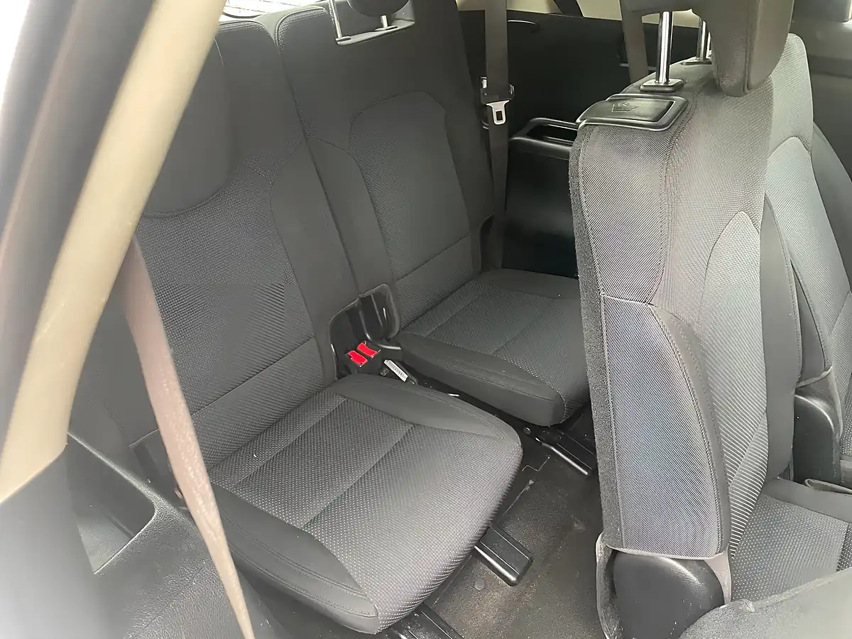 Used 2014 Kia Carens 2 White - Interior and Exterior details 9