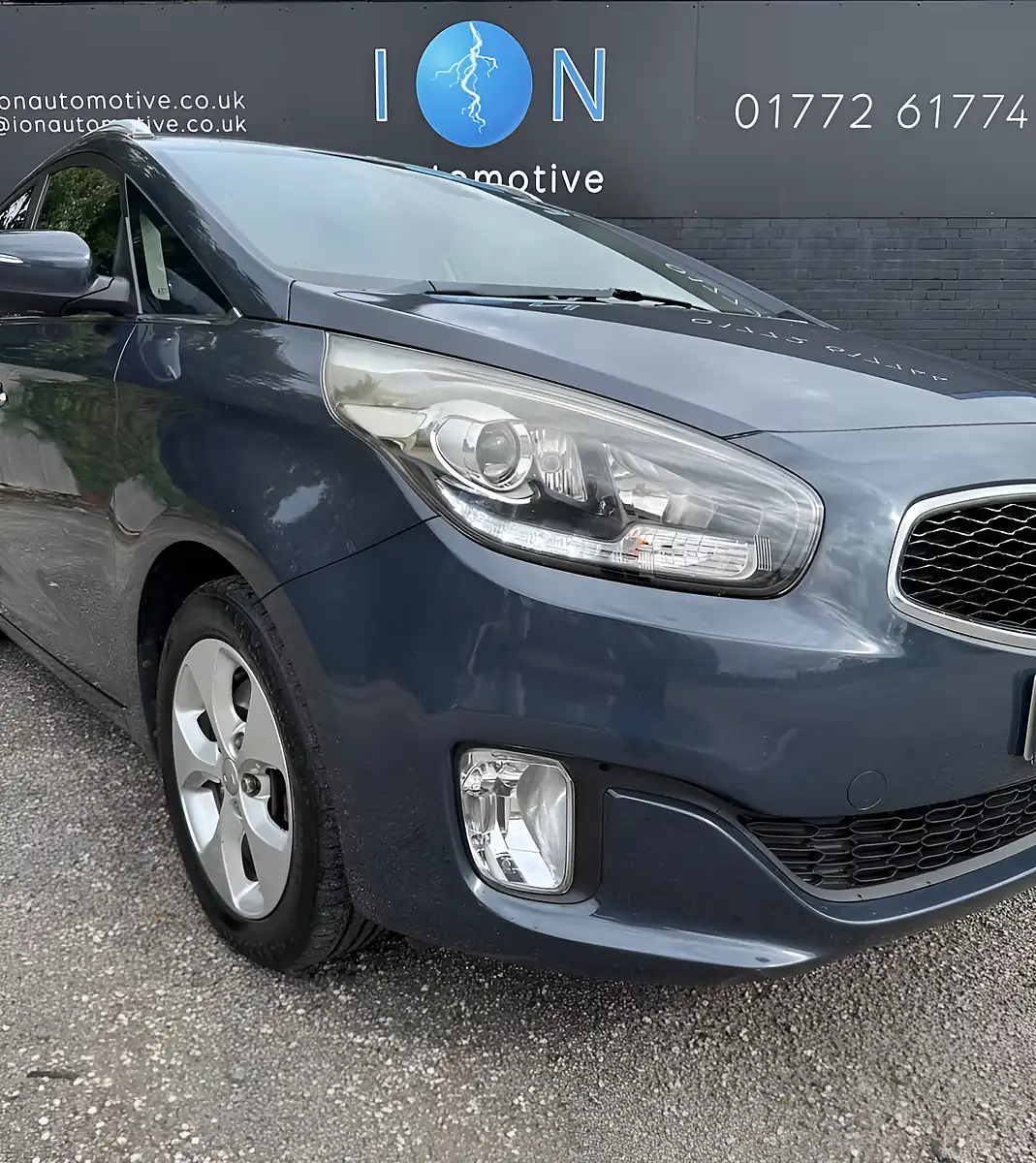 Used 2014 Kia Carens Ecodynamics 2 Newport Blue - Ku9 - Interior and Exterior details 10