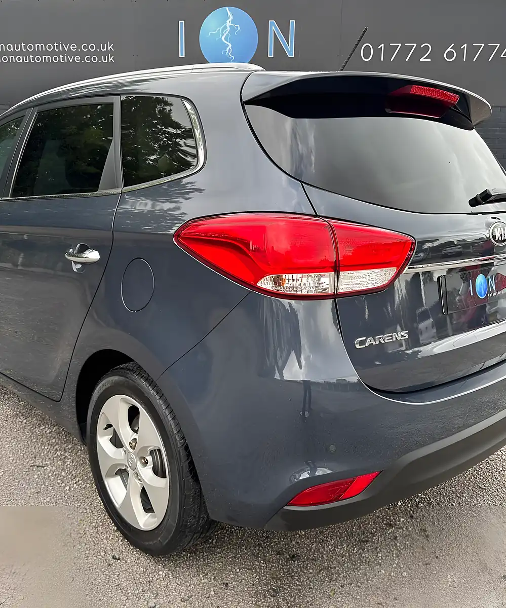Used 2014 Kia Carens Ecodynamics 2 Newport Blue - Ku9 - Interior and Exterior details 12
