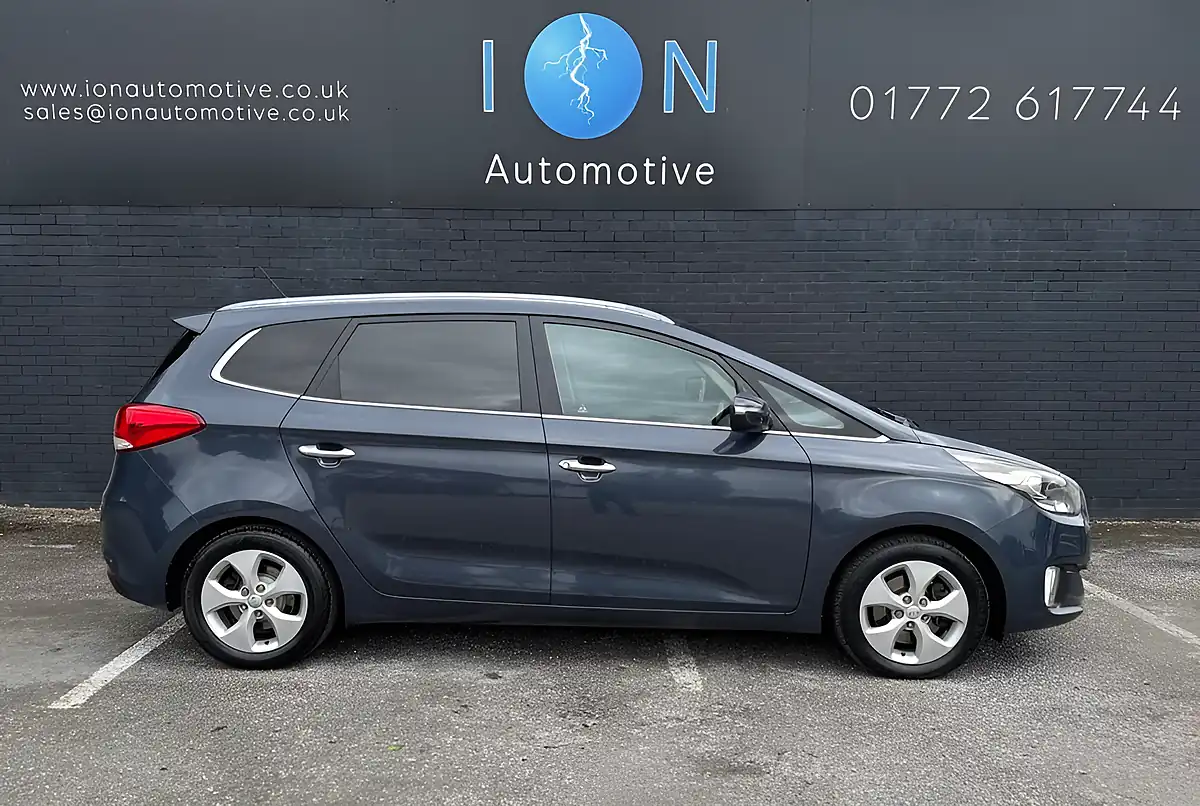 Used 2014 Kia Carens Ecodynamics 2 Newport Blue - Ku9 - Interior and Exterior details 3