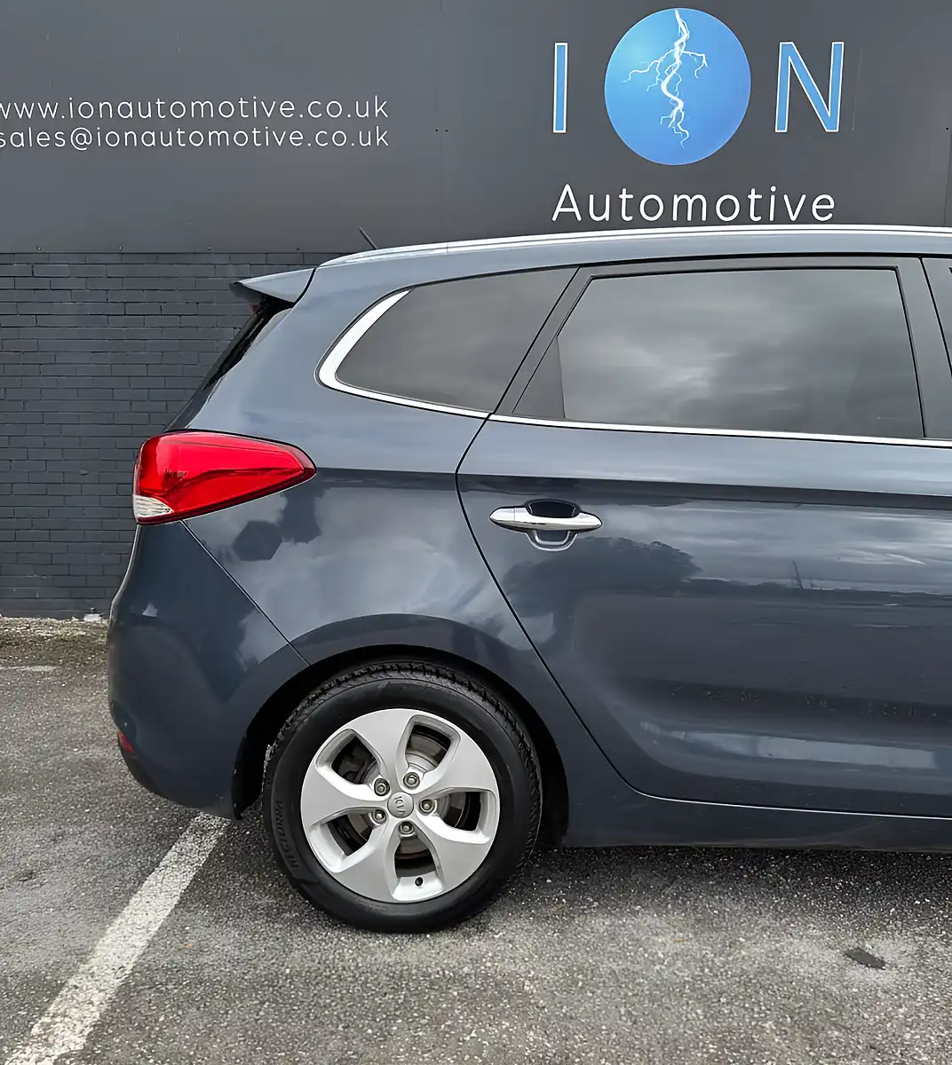 Used 2014 Kia Carens Ecodynamics 2 Newport Blue - Ku9 - Interior and Exterior details 9