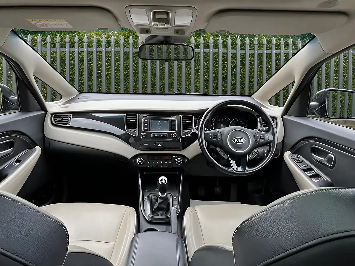 Used 2014 Kia Carens Ecodynamics 3 Blue - Interior and Exterior details 11
