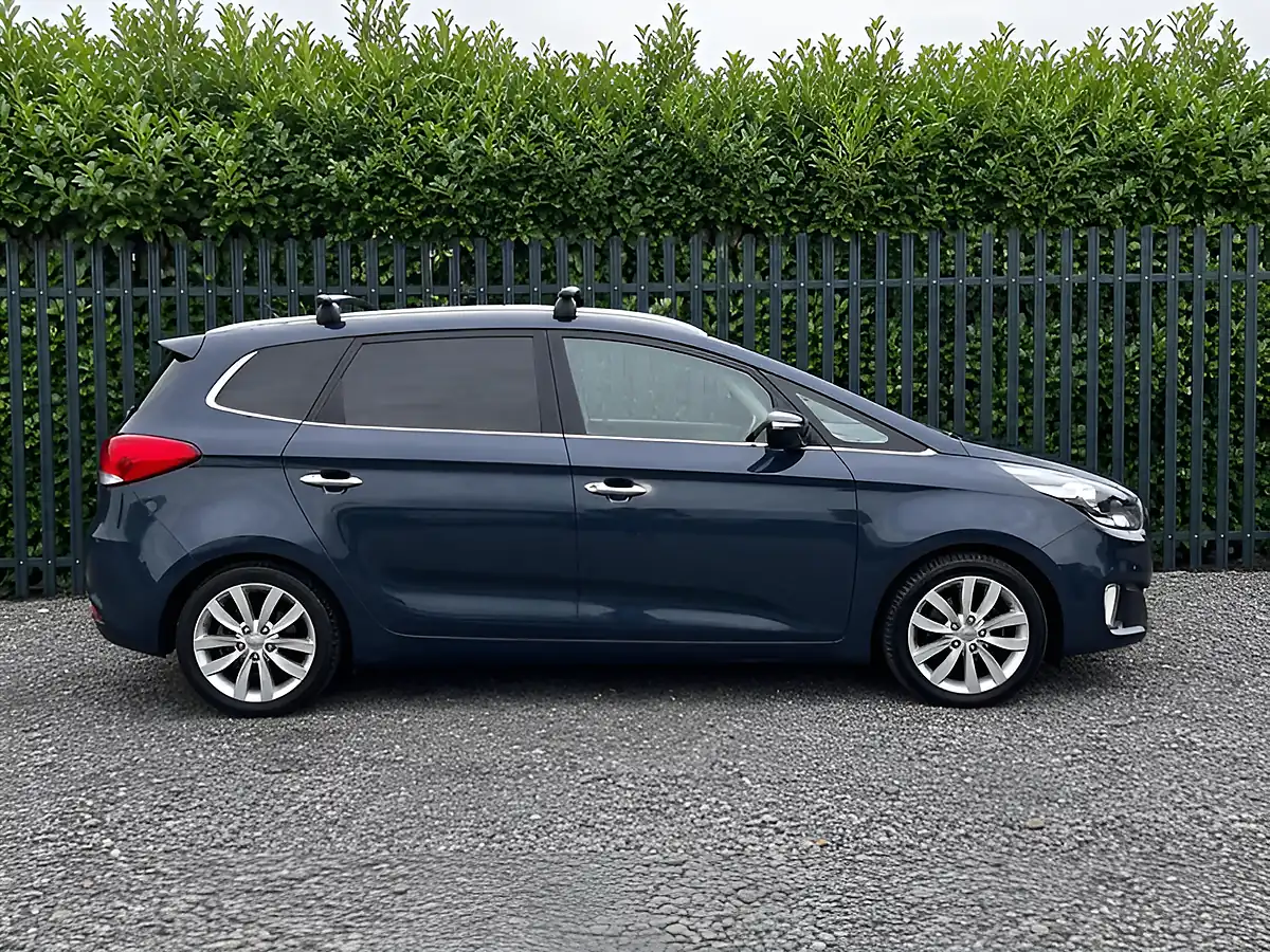 Used 2014 Kia Carens Ecodynamics 3 Blue - Interior and Exterior details 9