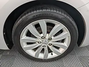 Used 2014 Kia Carens Ecodynamics 3 Silver - Interior and Exterior details 11