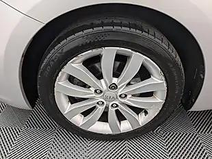 Used 2014 Kia Carens Ecodynamics 3 Silver - Interior and Exterior details 12