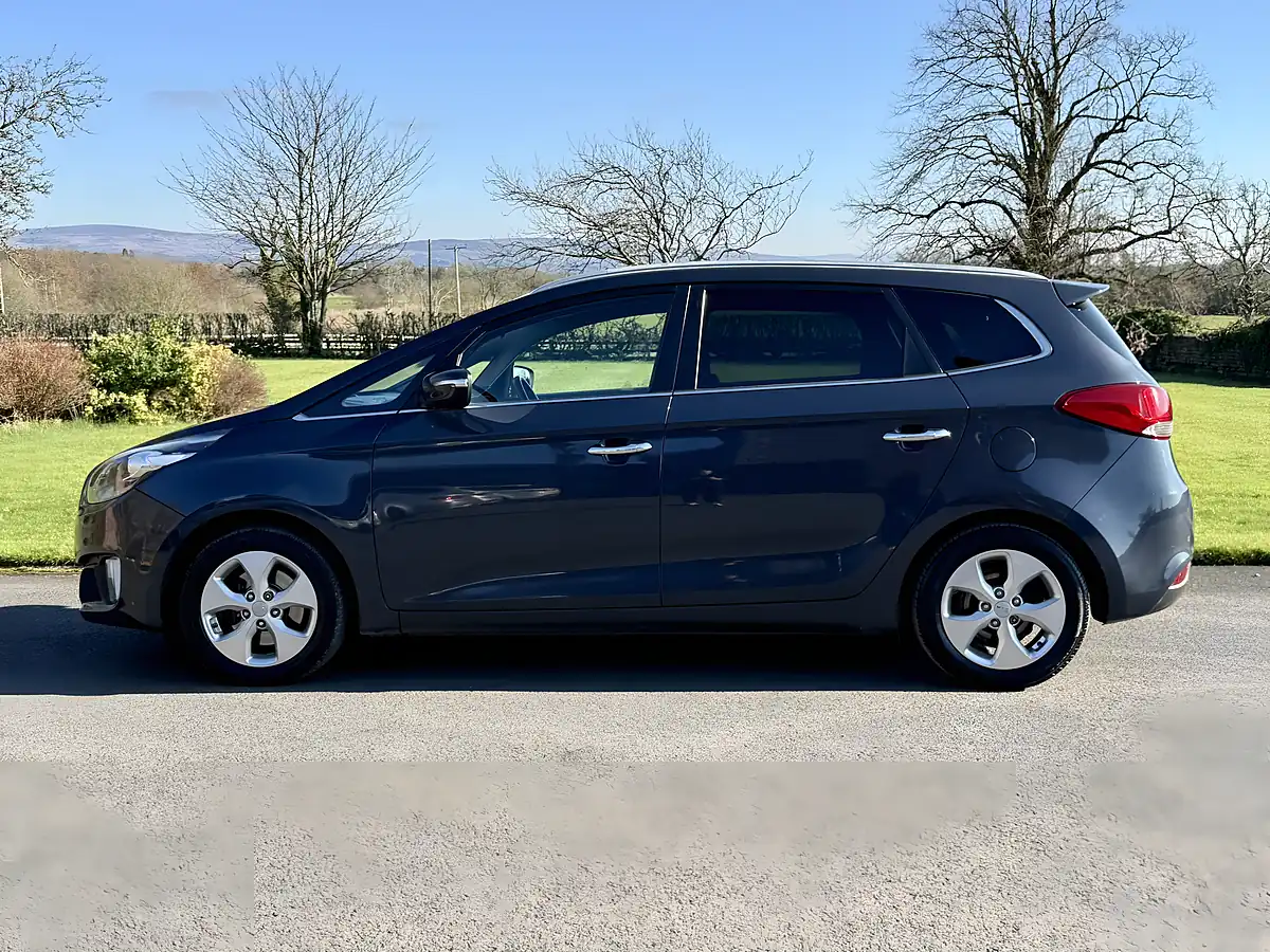 Used 2014 Kia Carens Estate 2 Grey - Interior and Exterior details 5