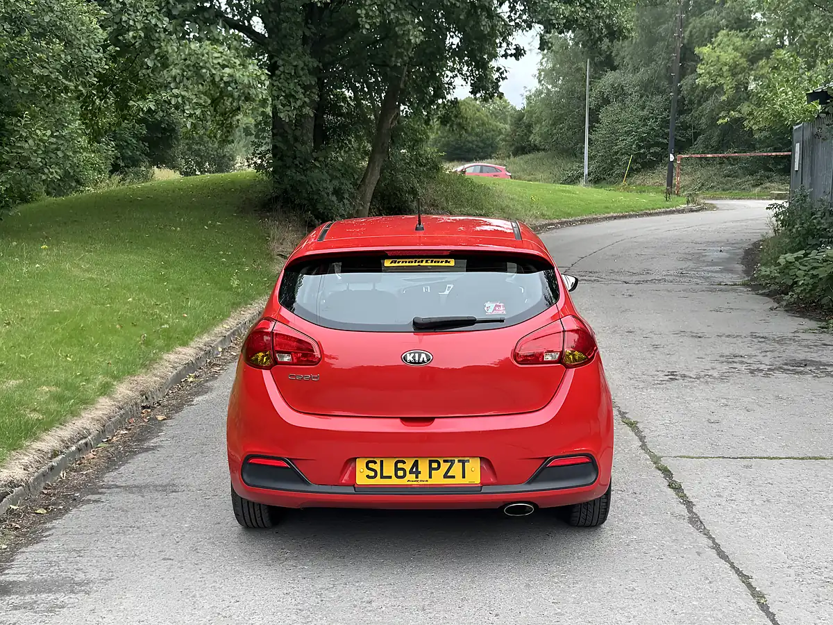 Used 2014 Kia Ceed 1 Red - Interior and Exterior details 10