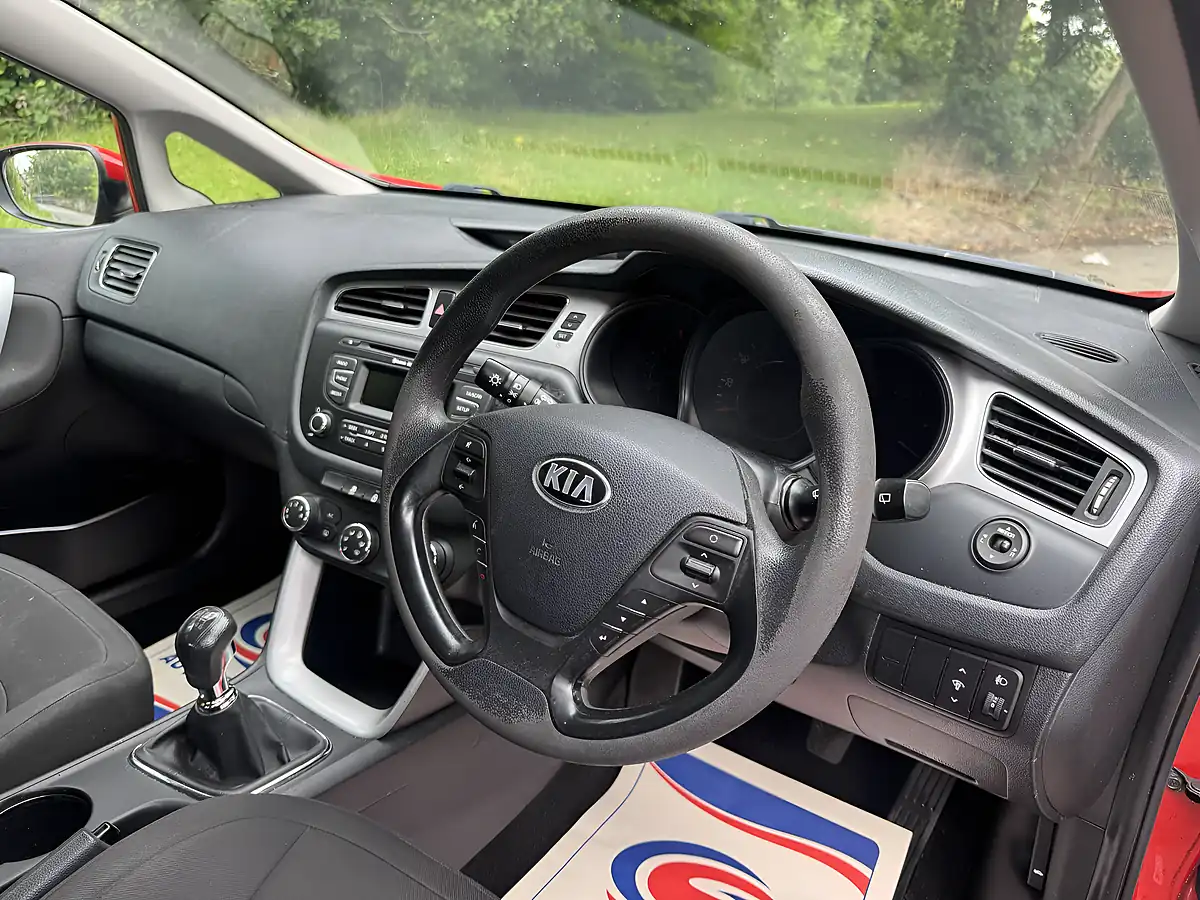 Used 2014 Kia Ceed 1 Red - Interior and Exterior details 12