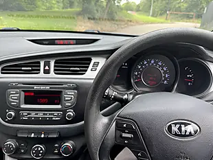 Used 2014 Kia Ceed 1 Red - Interior and Exterior details 17