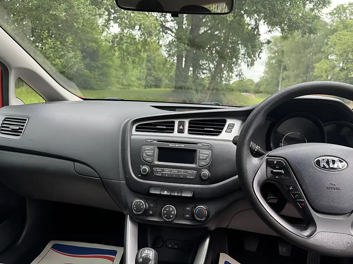 Used 2014 Kia Ceed 1 Red - Interior and Exterior details 20