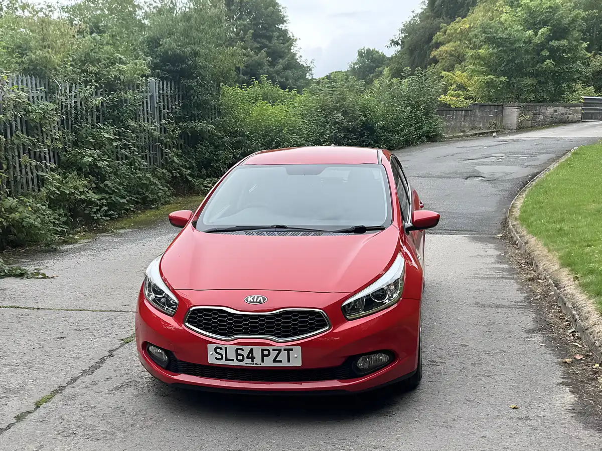 Used 2014 Kia Ceed 1 Red - Interior and Exterior details 4