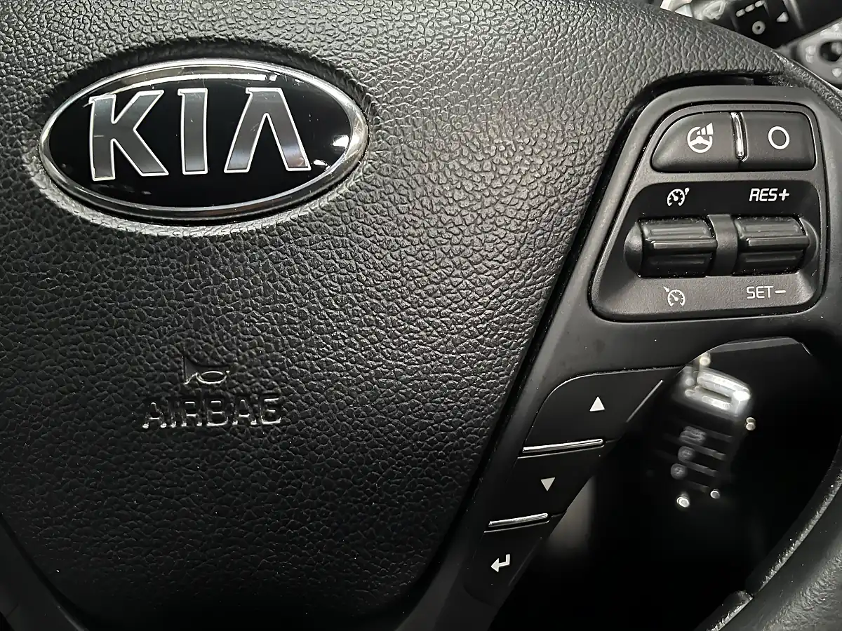 Used 2014 Kia Ceed 2 White - Interior and Exterior details 15