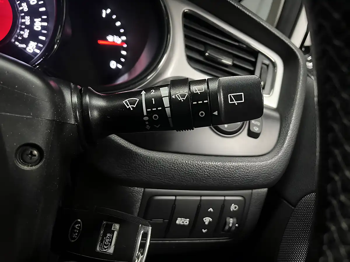Used 2014 Kia Ceed 2 White - Interior and Exterior details 17
