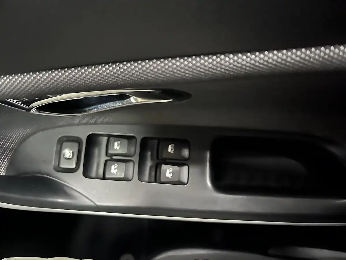 Used 2014 Kia Ceed 2 White - Interior and Exterior details 20