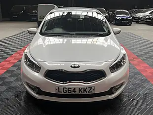 Used 2014 Kia Ceed 2 White - Interior and Exterior details 4