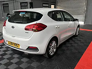 Used 2014 Kia Ceed 2 White - Interior and Exterior details 8