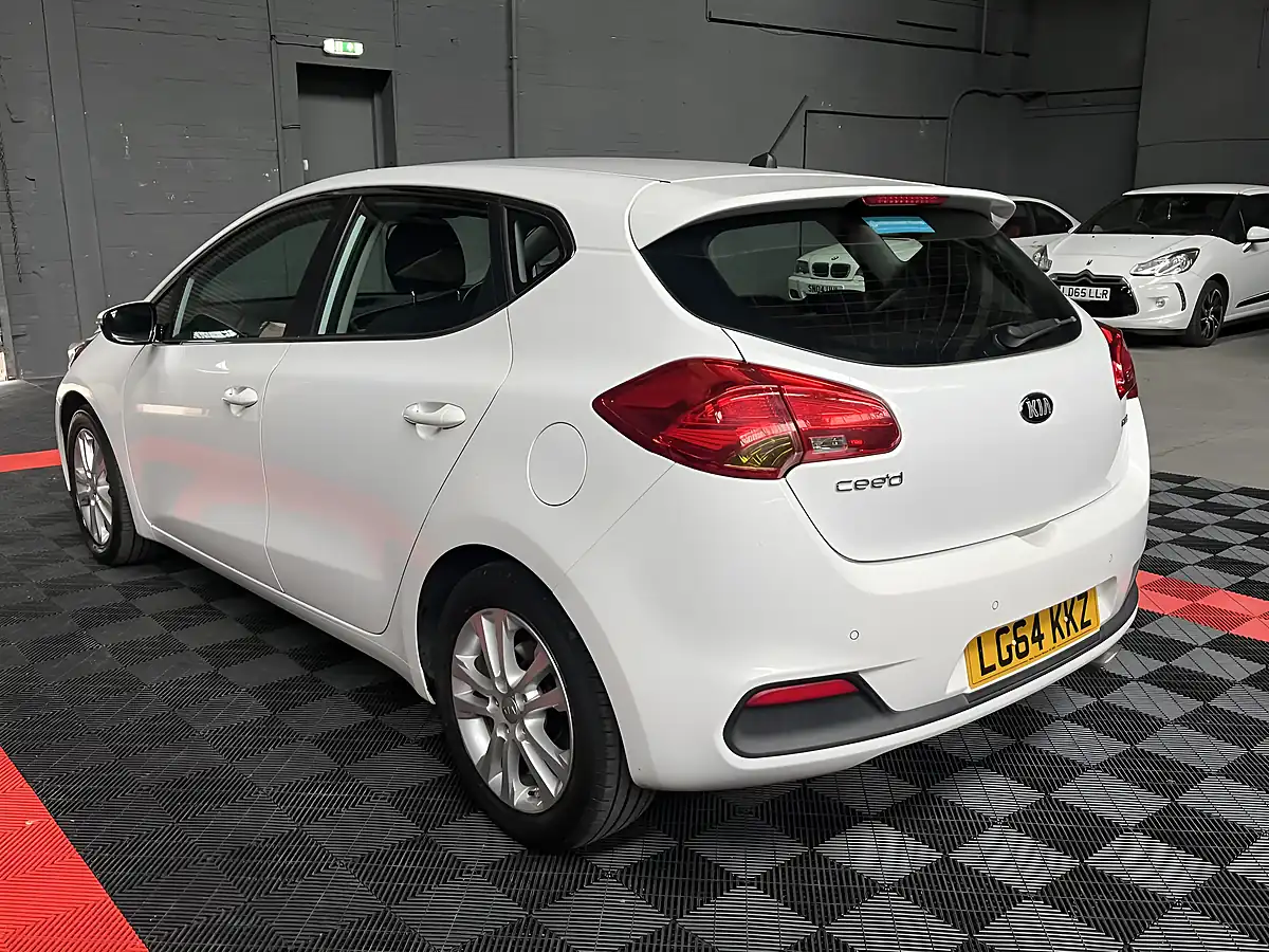Used 2014 Kia Ceed 2 White - Interior and Exterior details 9