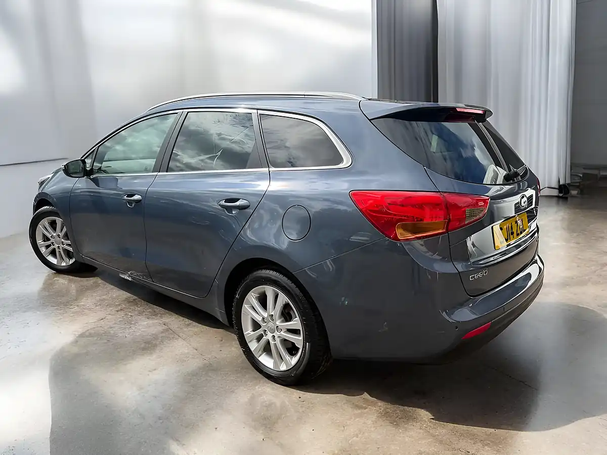 Used 2014 Kia Ceed 3 Sportswagon Blue - Interior and Exterior details 3