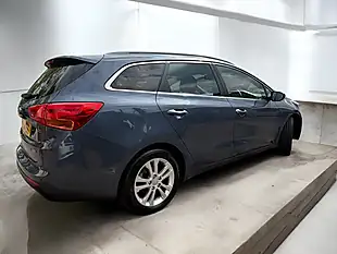 Used 2014 Kia Ceed 3 Sportswagon Blue - Interior and Exterior details 4
