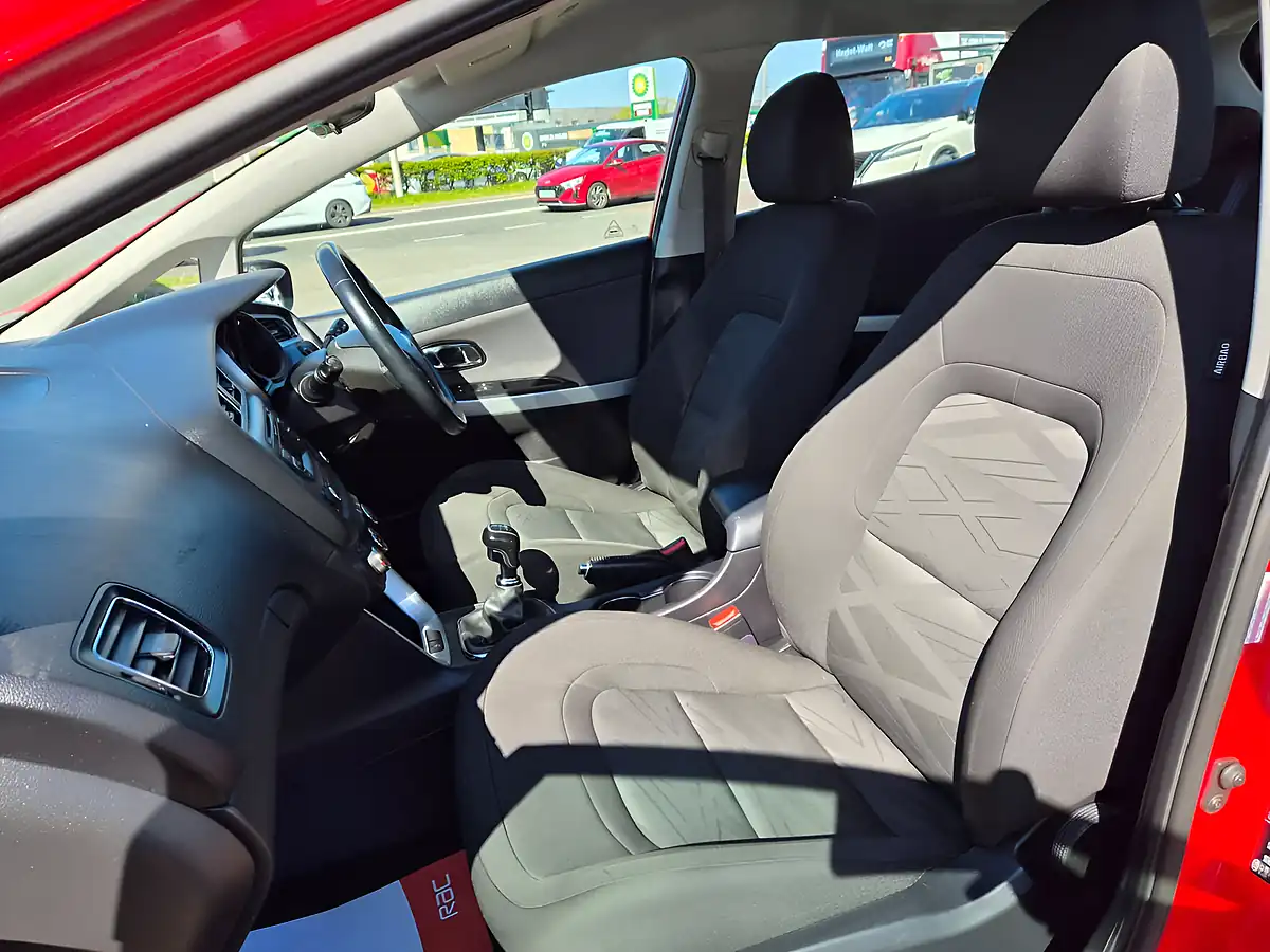 Used 2014 Kia Ceed VR7 Red - Interior and Exterior details 17